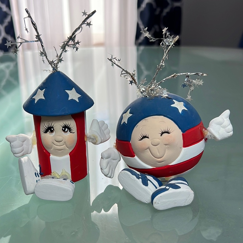 Americana Ceramic Shelf Sitters